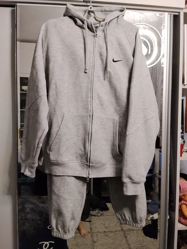 Продаю демисезонный мужской костюм Nike 1 Продаю демисезонный мужской костюм Nike 1