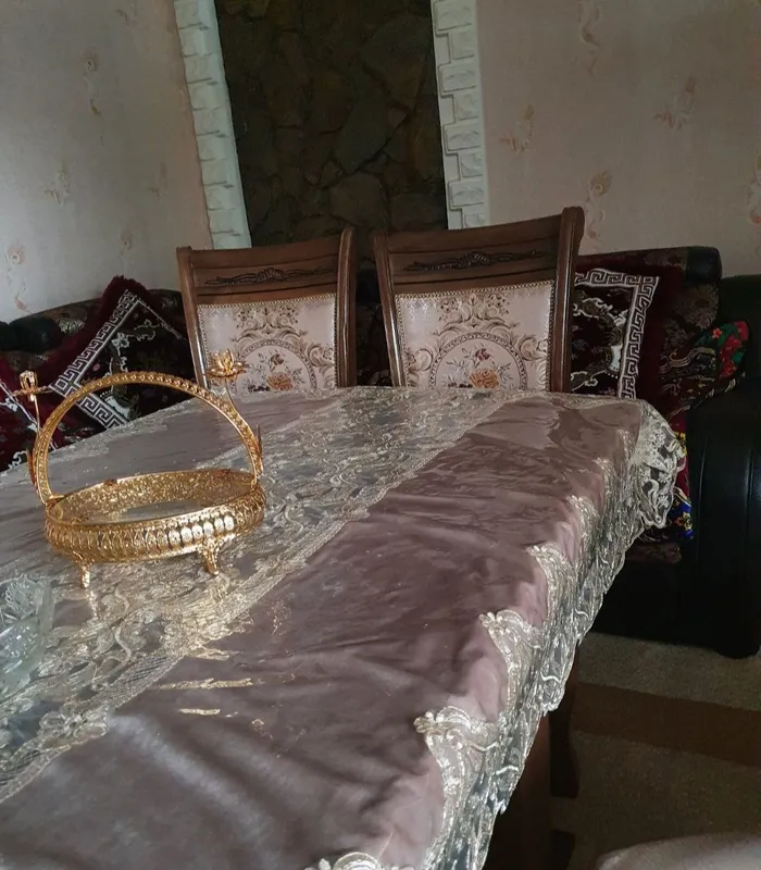 Стол и 12 стульев