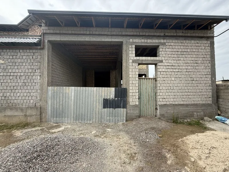 Yashnobod tumani gozal mahalasida 3.5 sotxga qurilgan 2 etaj karobka