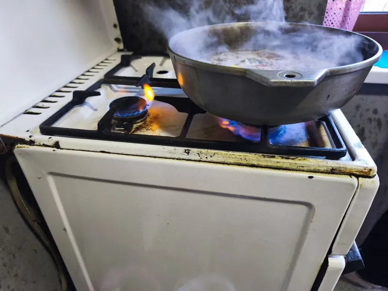 Gaz plita sotiladi!