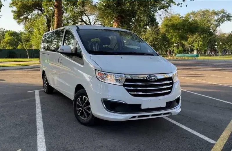 JAC M3+ Luxe salon