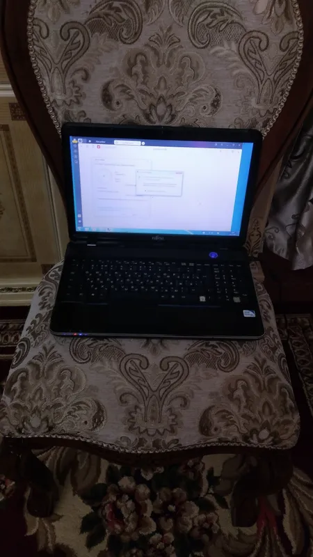 Fujitsu noutbuk sotiladi Продается ноутбук Fujitsu 8