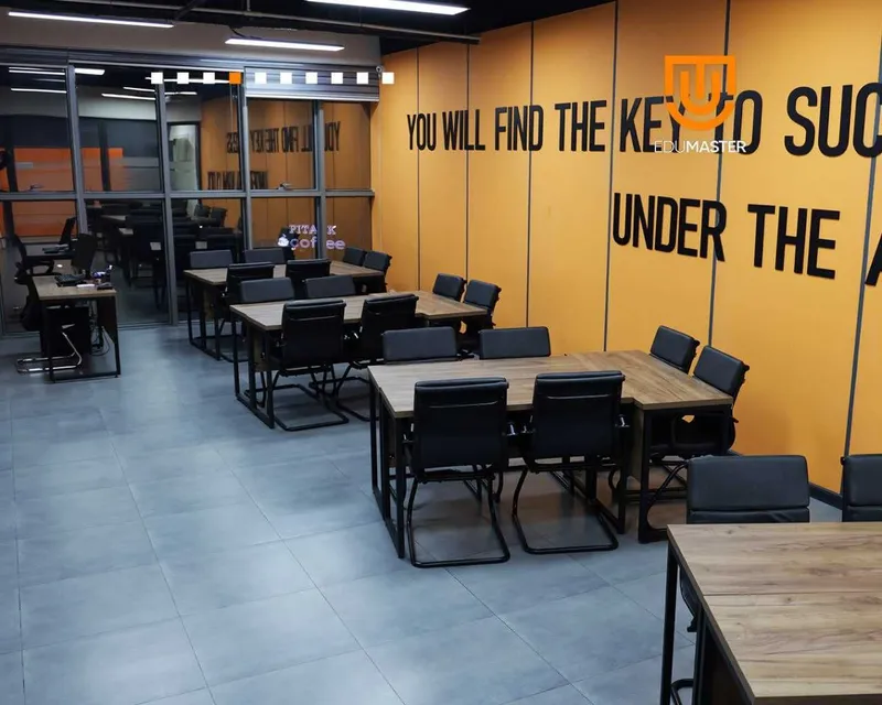 Class Room — компактный и удобный зал для занятий и встреч — фото 4