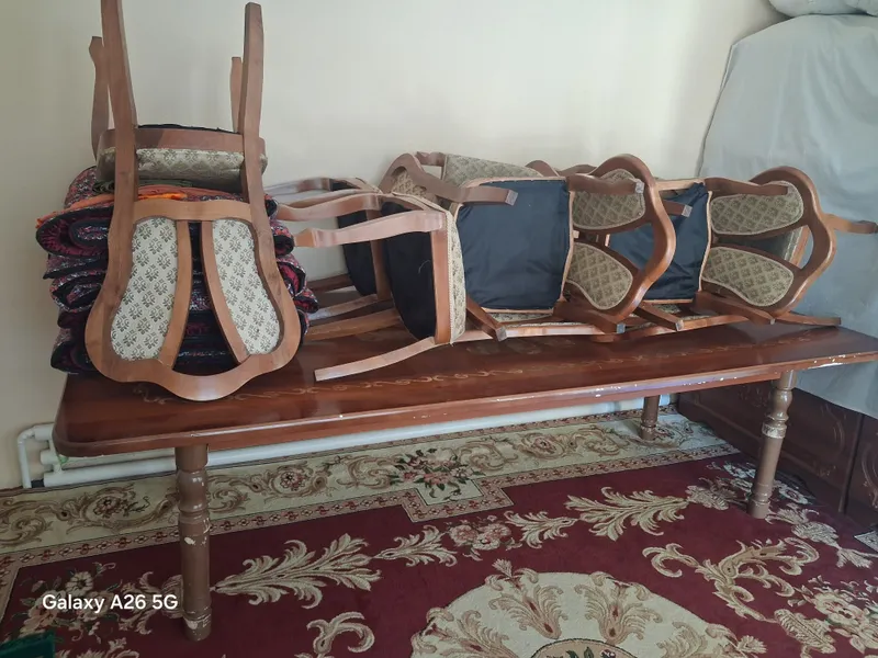 12 kishilik stol