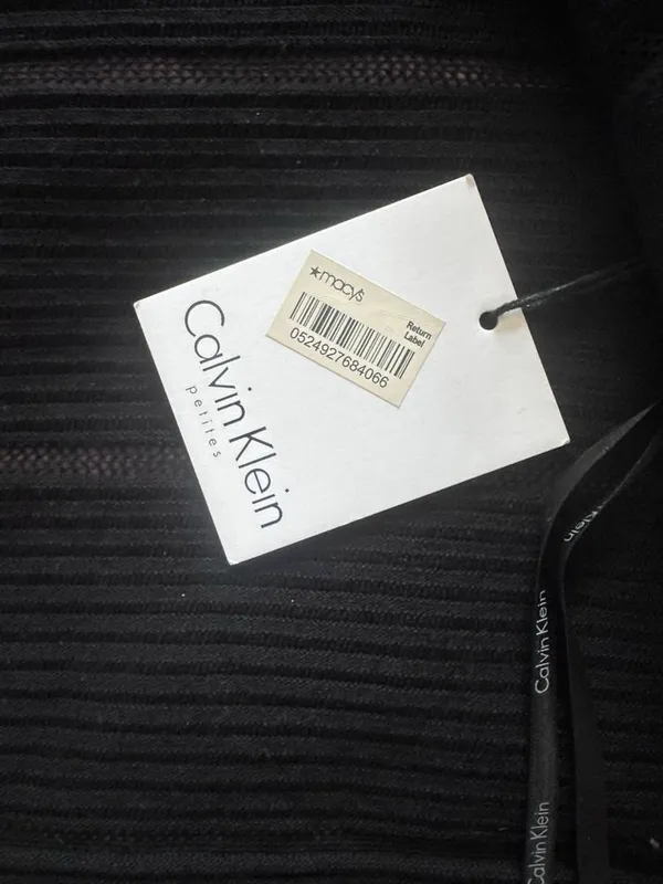 Продается крфточка calvin klien 2 Продается крфточка calvin klien 2