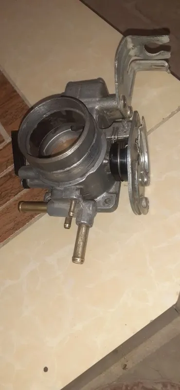 Zaslonka opel matorniki sotiladi Zaslonka opel matorniki sotiladi