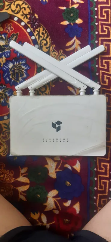 Wifi router sotiladi
