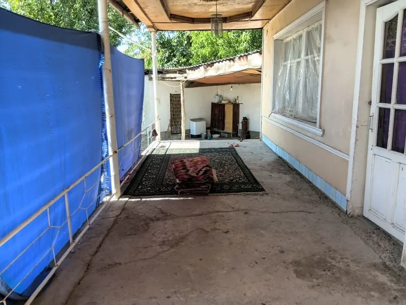 Uy yaxshi xolda 6 sotix 2 xona 1ta xamom bor gaz svet kochadan o‘tgan 3 Uy yaxshi xolda 6 sotix 2 xona 1ta xamom bor gaz svet kochadan o‘tgan 3