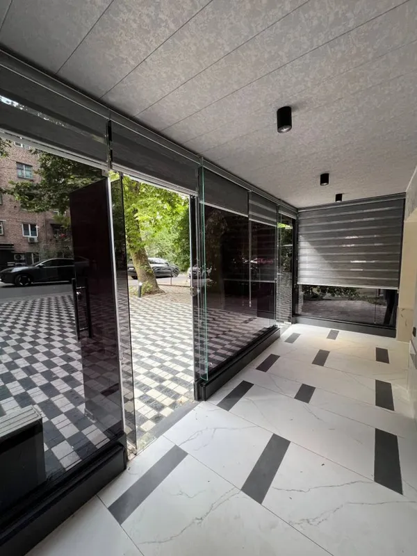 Офис 50 м² с террасой у метро Мирзо Улугбек | 1 этаж — фото 1