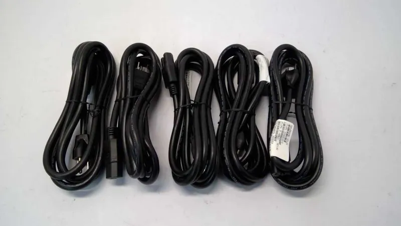 Питание кабель для Cisco IEC-C15 High Temp Notched Power Cord 15А — фото 2