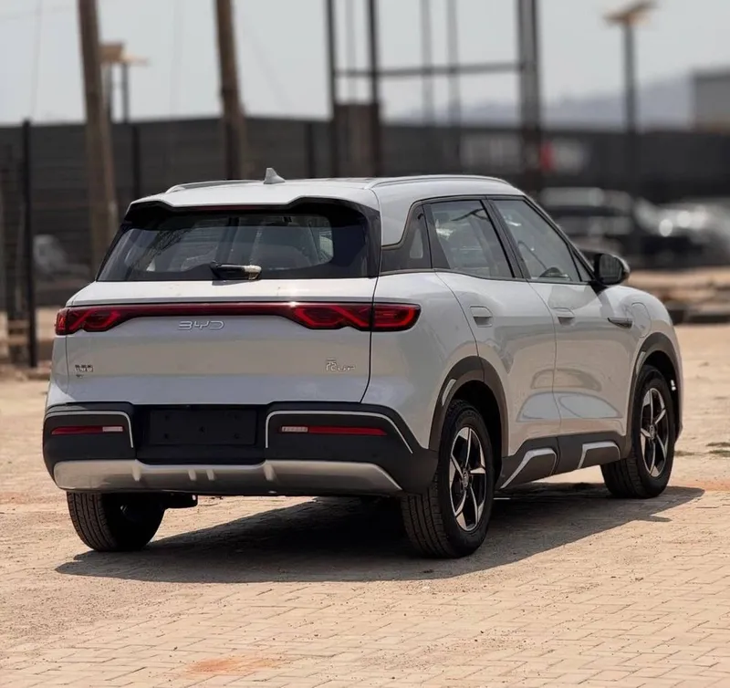 BYD YUAN UP 2024 модель LEADING версия 5