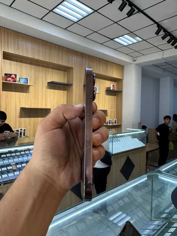 iPhone 14 Pro iPhone 14 Pro