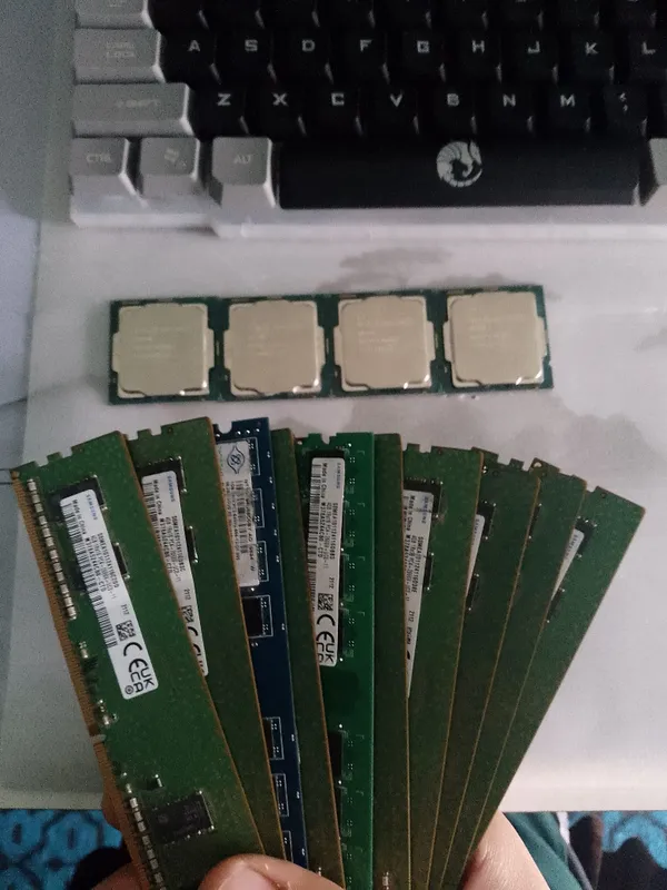 Intel Pentium Gold G 6400 DDR4 4GB Samsung 3 Intel Pentium Gold G 6400 DDR4 4GB Samsung 3
