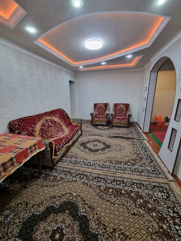 2 xonali uy sotiladi Fargona shahar Burj apteka oldida 1 etaj — фото 1