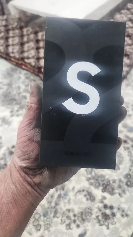 Samsung S22 256gb karobkasi bor zavod ideal 5 Samsung S22 256gb karobkasi bor zavod ideal 5