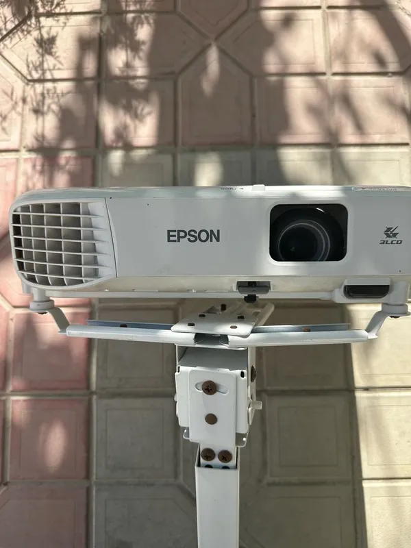 Проектор EPSON - EB-X500 срочно сотилади 2