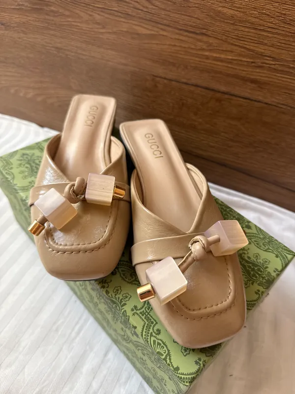 Хочу продать обувь от бренда Gucci