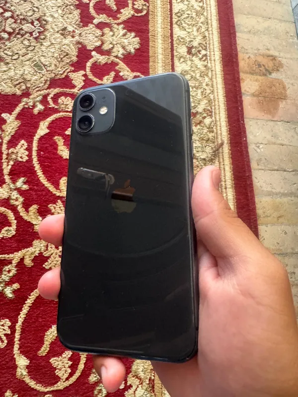 iPhone 11 black 1