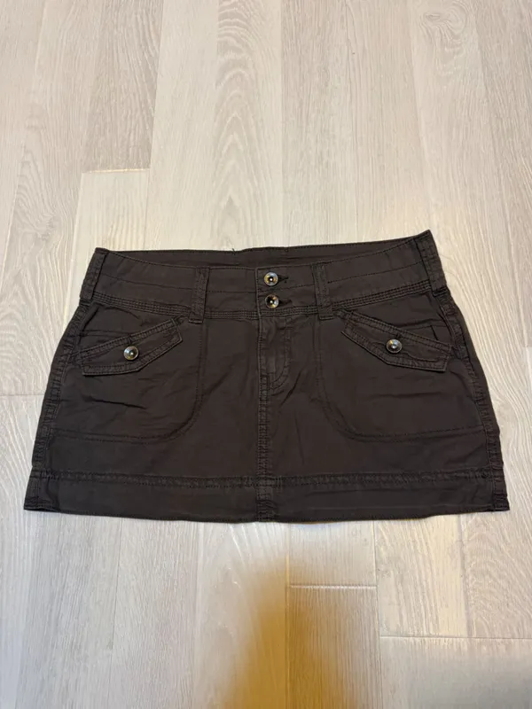 Past belli «BERSHKA» mini yubkasi 1 Past belli «BERSHKA» mini yubkasi 1