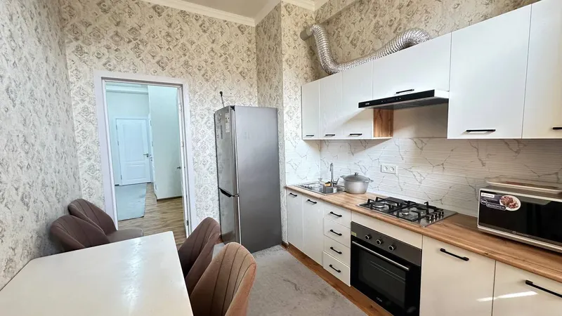 4-комнатная квартира, 110 м², 8/8 этаж (вторичка) 3
