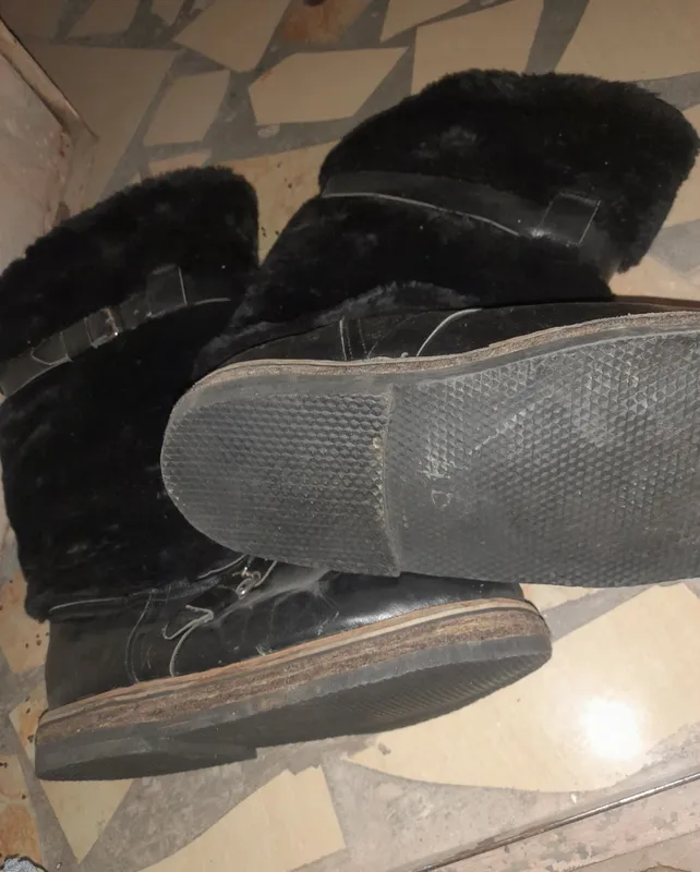 Срочно Зимняя обувь унты-валенки 2 Срочно Зимняя обувь унты-валенки 2