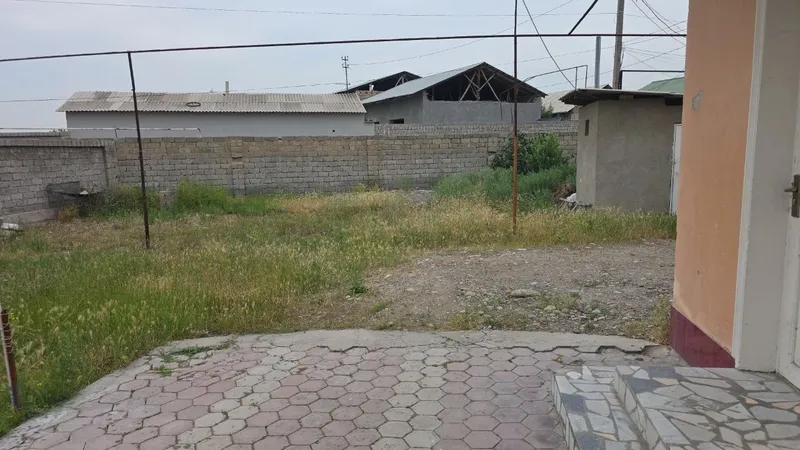 Uy sotiladi 6 sotiq 4 xona uyi bor — фото 7