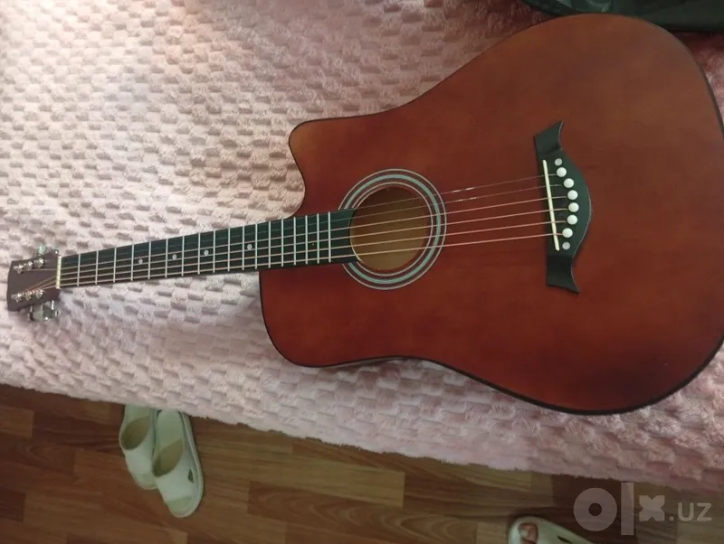 Mutlaqo yangi gitara sotaman 2 Mutlaqo yangi gitara sotaman 2