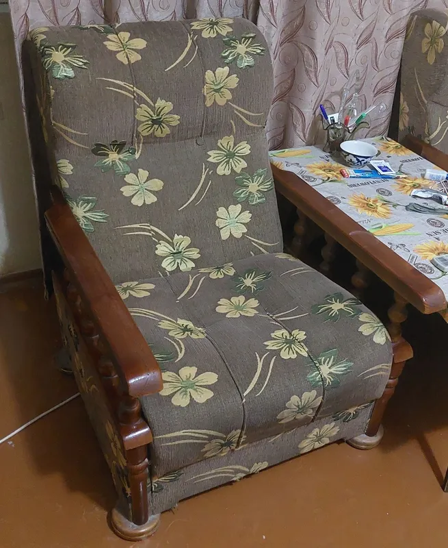 Продаются 2 кресла Продаются 2 кресла