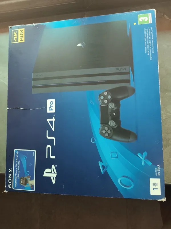 PlayStation продаётся 4 про 1 PlayStation продаётся 4 про 1