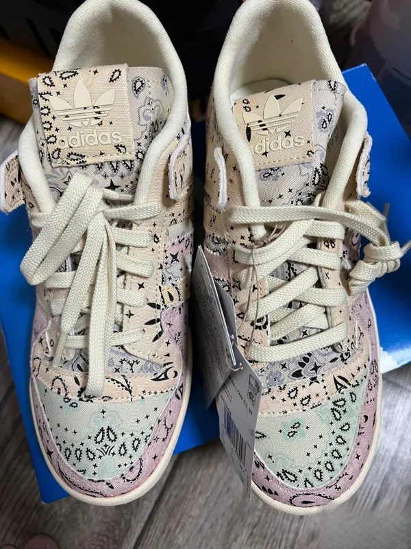 Кеды Adidas женские 39 новые с биркой 1 Кеды Adidas женские 39 новые с биркой 1