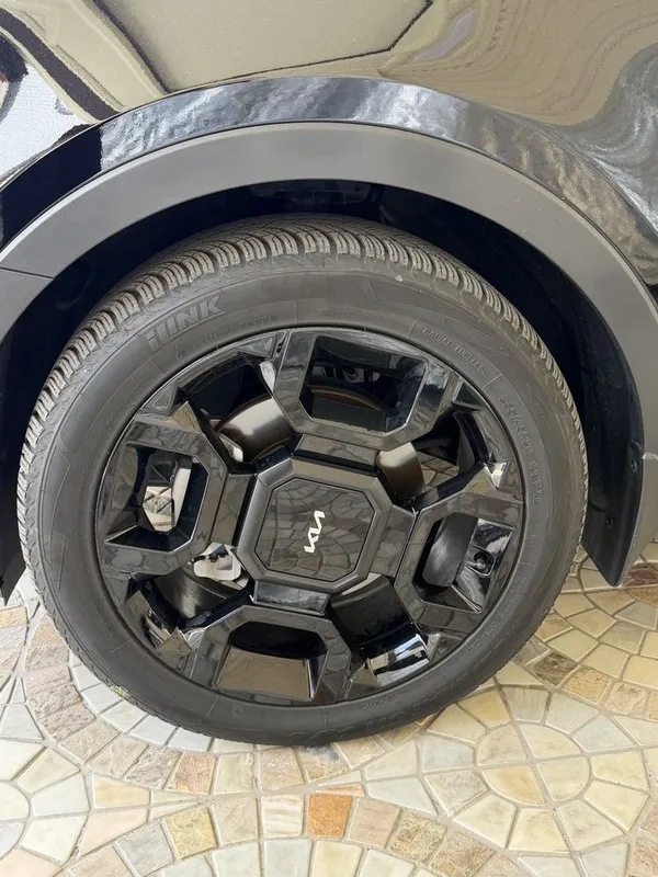 Kia Sorento V6 с черными R20 дисками — фото 6