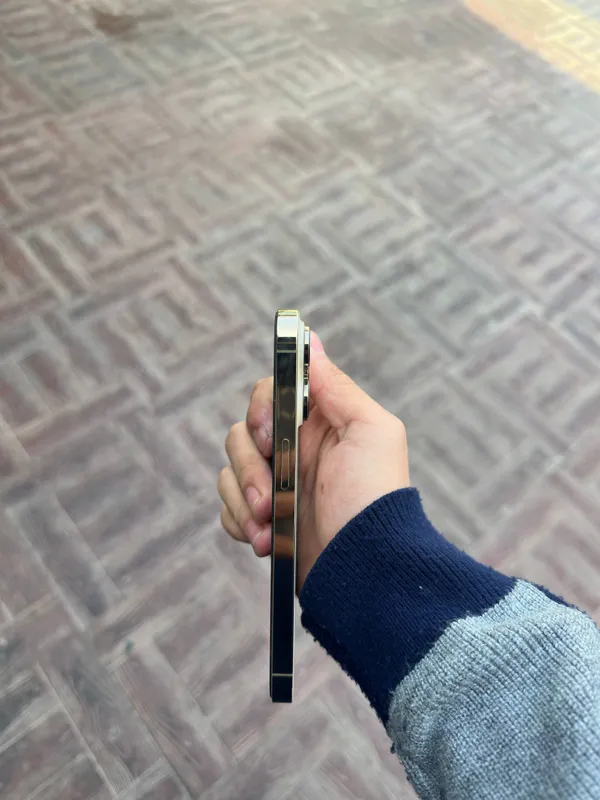 Iphon14pro Gold 1
