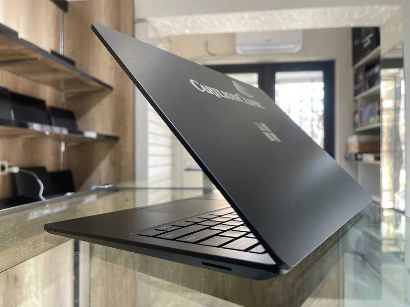 Microsoft surface laptop 5 Intel Core i7-1265U ram 16 Gb ssd 256 3 Microsoft surface laptop 5 Intel Core i7-1265U ram 16 Gb ssd 256 3