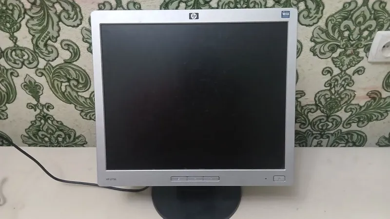 HP L1706 17" monitori sotiladi (Kuzatuv kameralari va ofis uchun) 1 HP L1706 17" monitori sotiladi (Kuzatuv kameralari va ofis uchun) 1