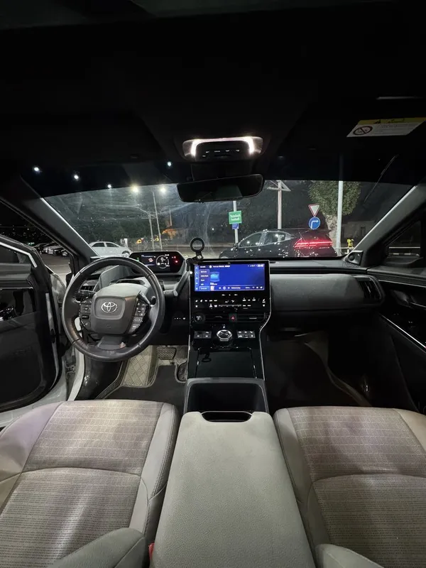 Продаётся Toyota BZ 4x Максимальная комплектация — фото 6
