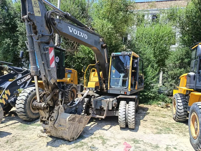 Volvo 145 yili 2015 xolati zo'r Adboynek kichkina kovush bor — фото 4