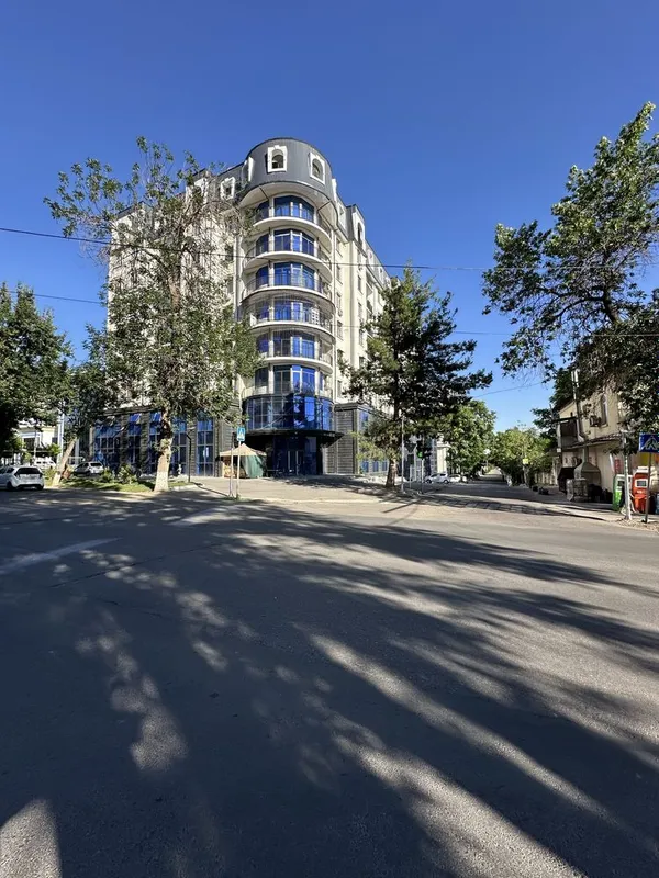 Сдаётся нежилое помещение вдоль дорог 2 ур 700 кв.м Юнусабадский р-н 2