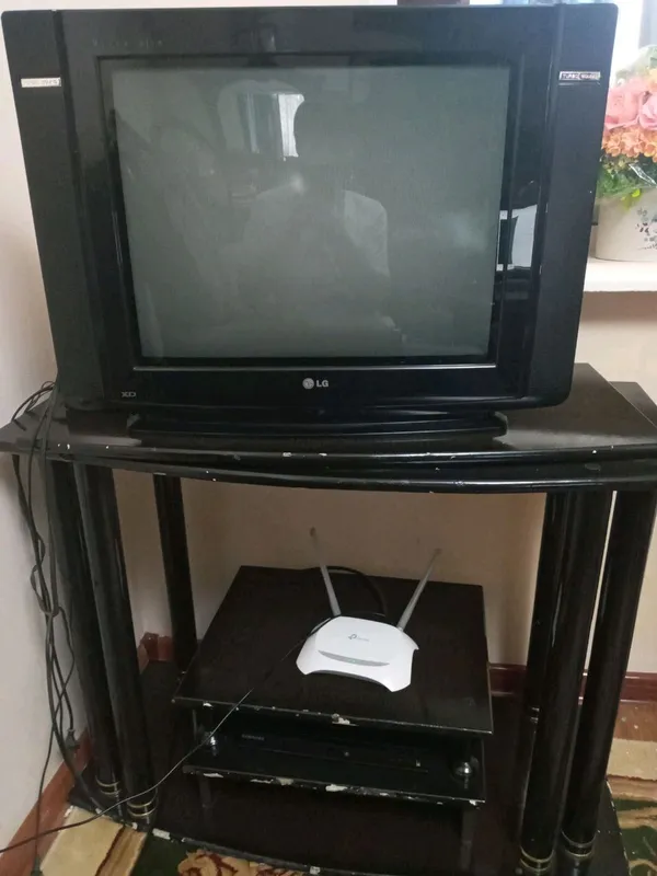 Телевизор и +подставка