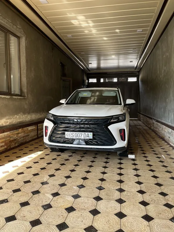 Fengon 580 sotiladi Fengon 580 sotiladi