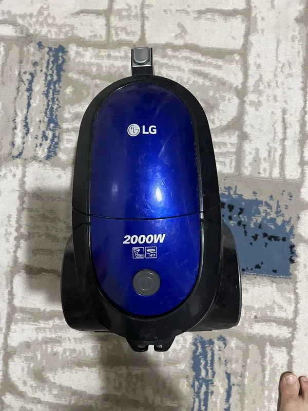 Пылесос LG 2000W в хорошем состоянии