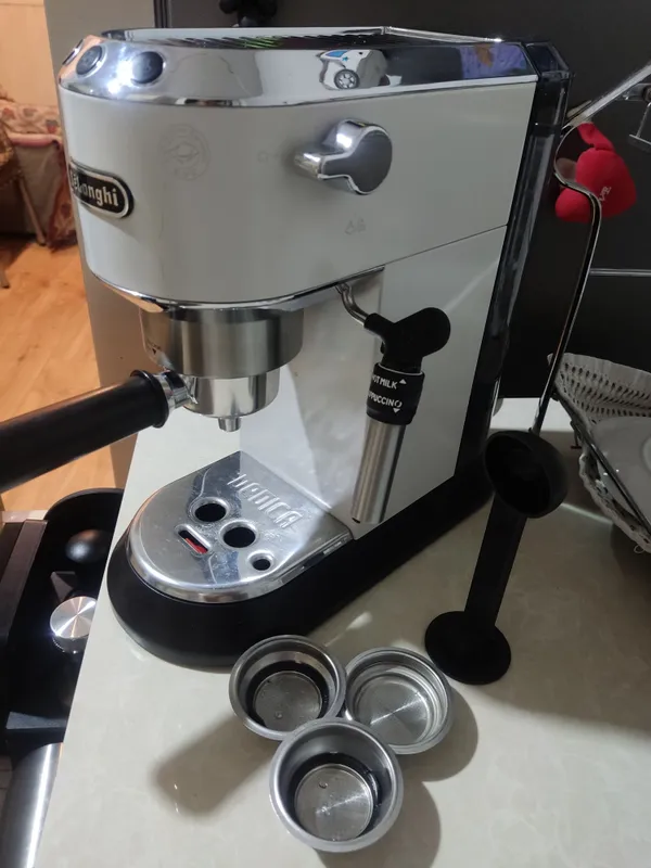 Рожковая кофемашина delonghi dedica style — фото 2
