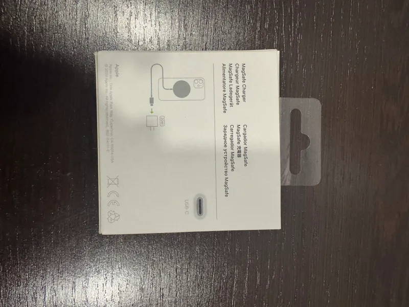 Беспроводное зарядное устройство MagSafe Charger — фото 1