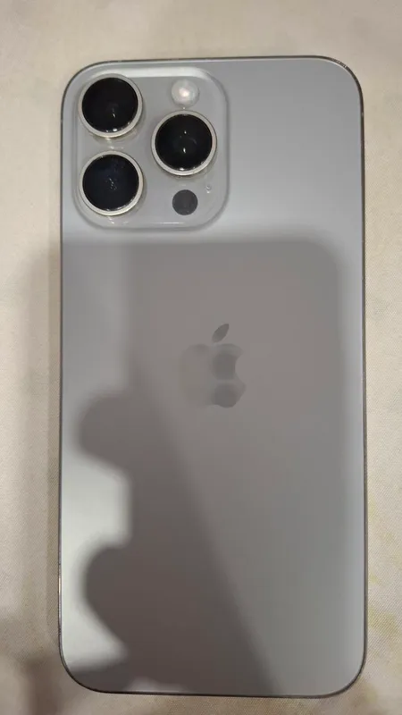 Iphone 15 pro max,silver