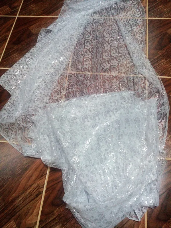Yengil mato, yapon gipyuri, eni 110 sm, uzunligi 3,5 m. Narxi metriga 3 Yengil mato, yapon gipyuri, eni 110 sm, uzunligi 3,5 m. Narxi metriga 3