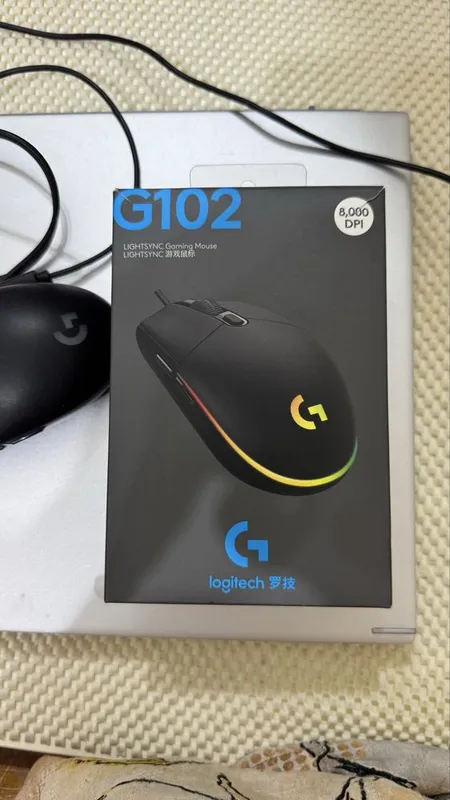 Logitech G102 LIGHTSYNC Gaming Mouse Logitech G102 LIGHTSYNC Gaming Mouse