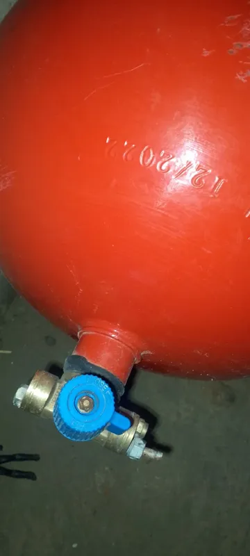100 lt metan balon sotiladi jentiradan yechilgan — фото 1