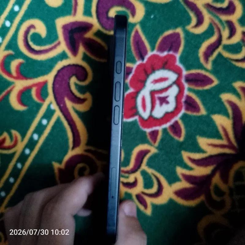 iPhone 16 с гарантией 4