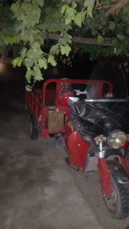 LOCHIN MOTOSEKLI 200CC 1200KG HOLATI URTA YAXSHI — фото 1