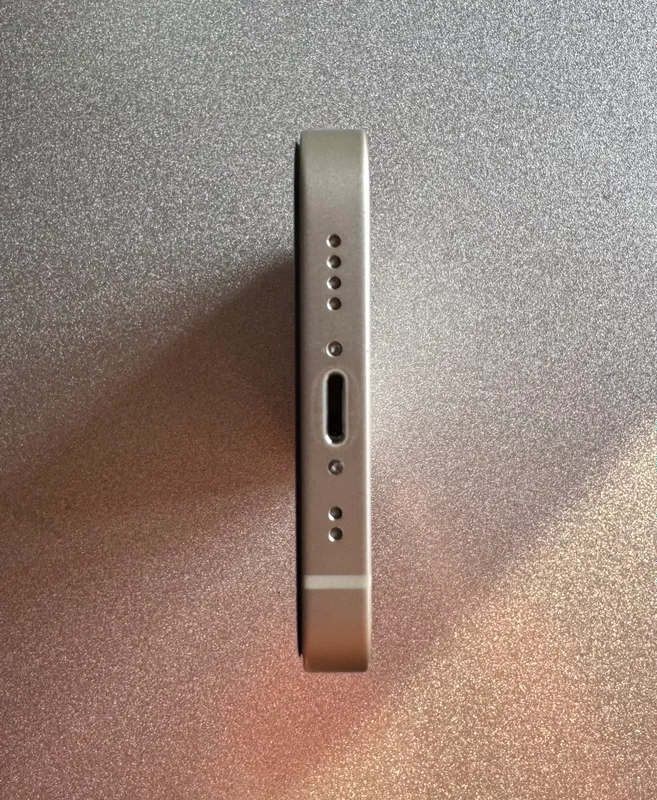 IPhone 13 mini 256 ГБ, аккумулятор 100% 6