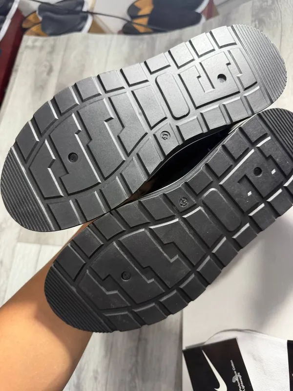 Louis Vuitton Premium Erkaklar Krossovkalari 6 Louis Vuitton Premium Erkaklar Krossovkalari 6